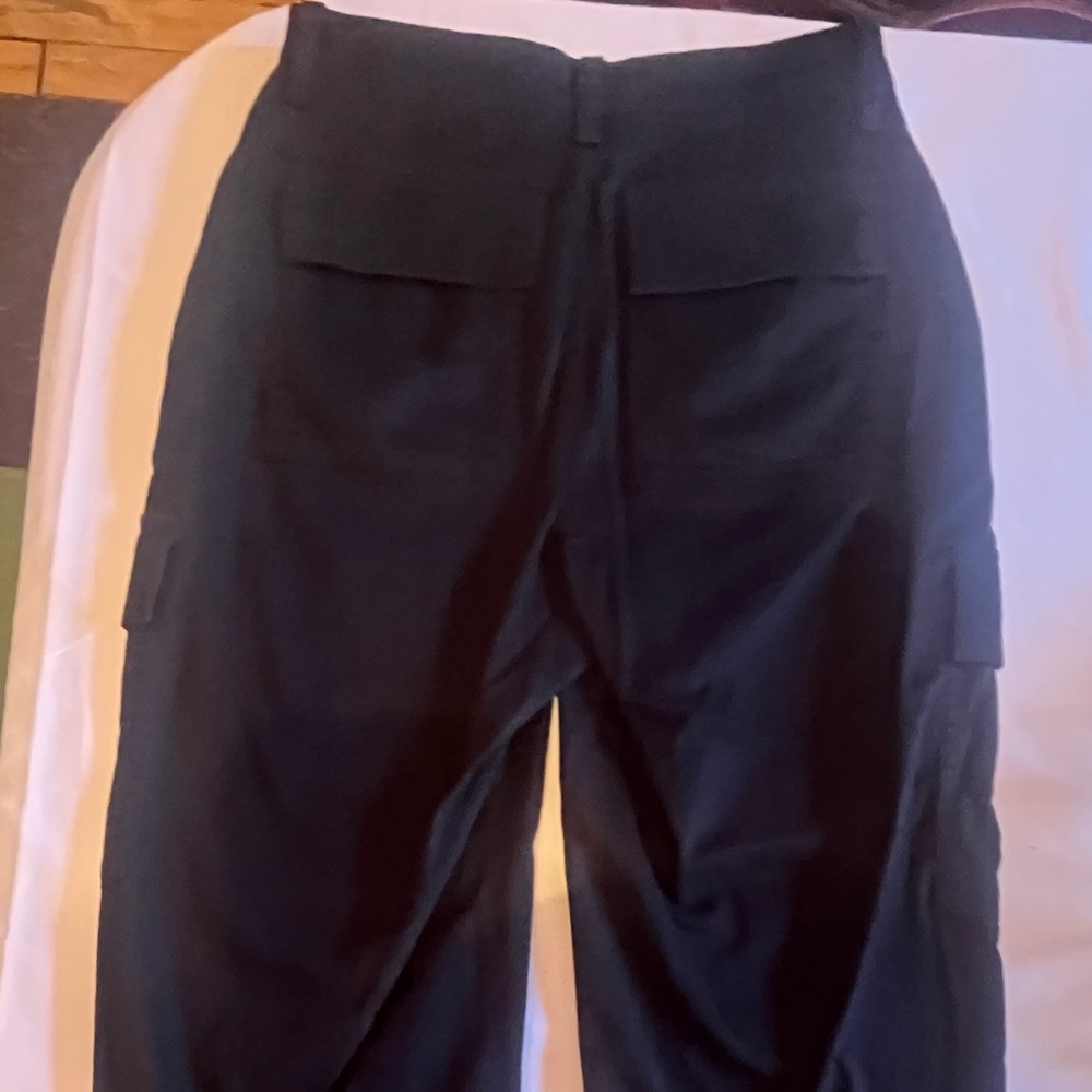 Universal Thread Cargo pants. Size 2S, Black